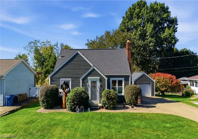 Photo 1 of Sale Pending at 4637 Grandview Ave Ne, Canton, OH 44705 | MLS# 5250386 | Listing updated on 2026-10-11