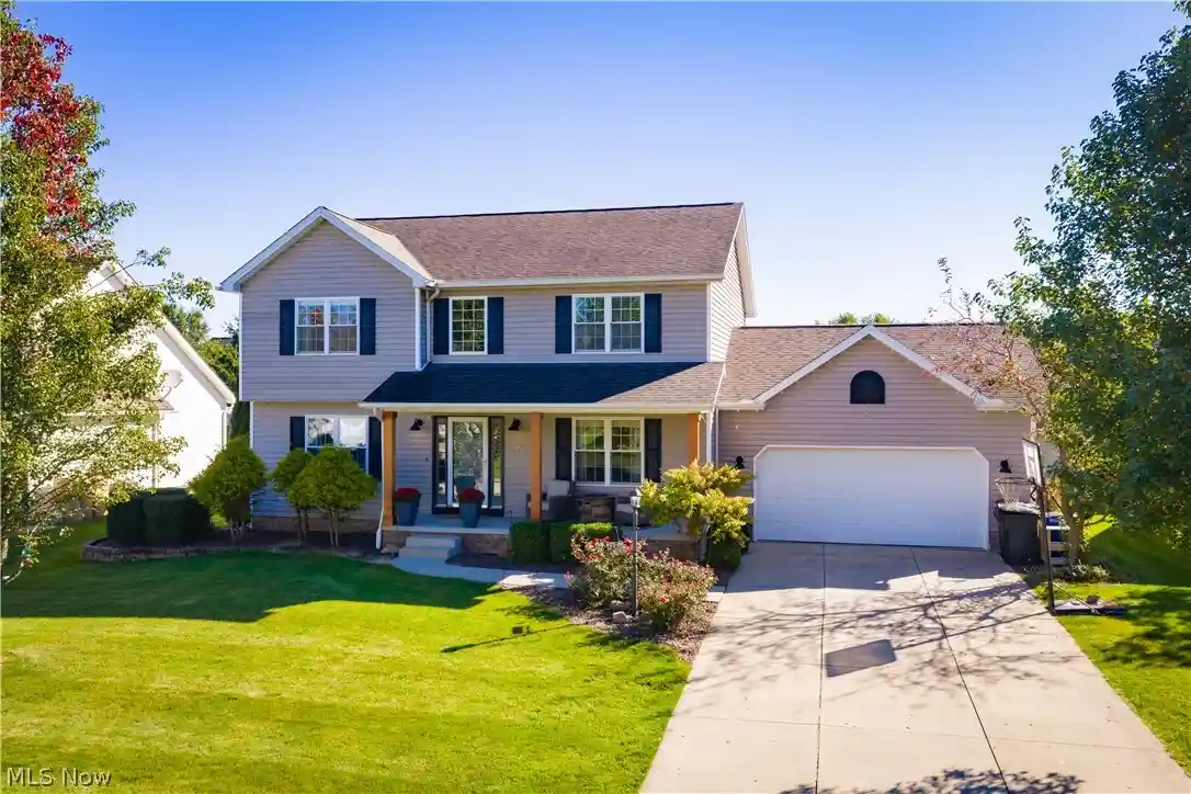 Single family home for sale at 10465 Carrousel Woods Dr, New Middletown, OH 44442 | MLS# 5251525