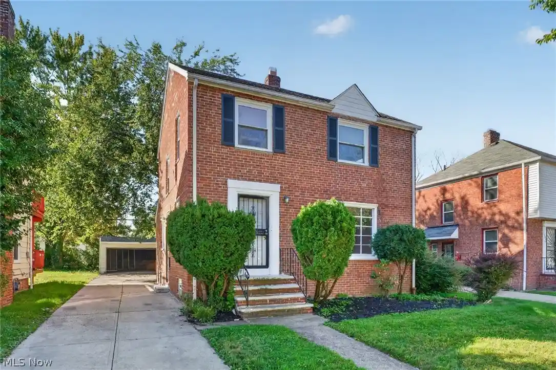 Photo 1 of Single family home for sale at 3846 Grosvenor Rd, Cleveland, OH 44118 | MLS# 5248669 | Listing updated on 2026-10-26