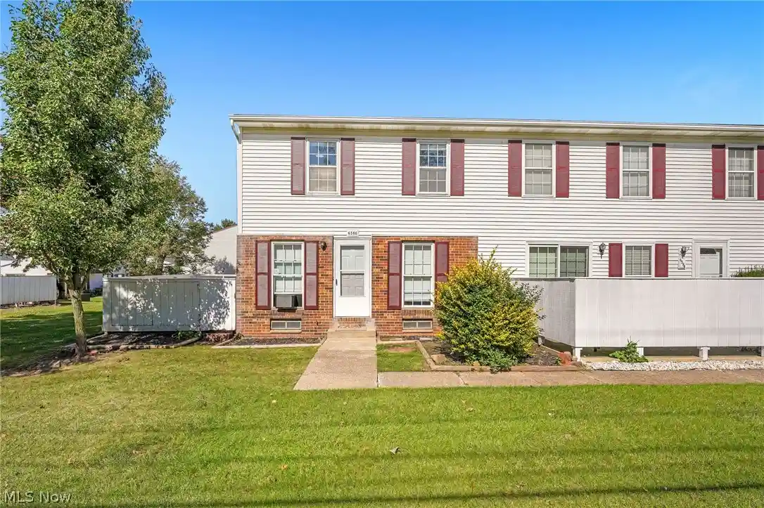 Listing Photo 1 - Condo for sale in 6586 Liberty Bell Dr located at 6586 Liberty Bell Dr, Brook Park, OH 44142 - Unit #22D