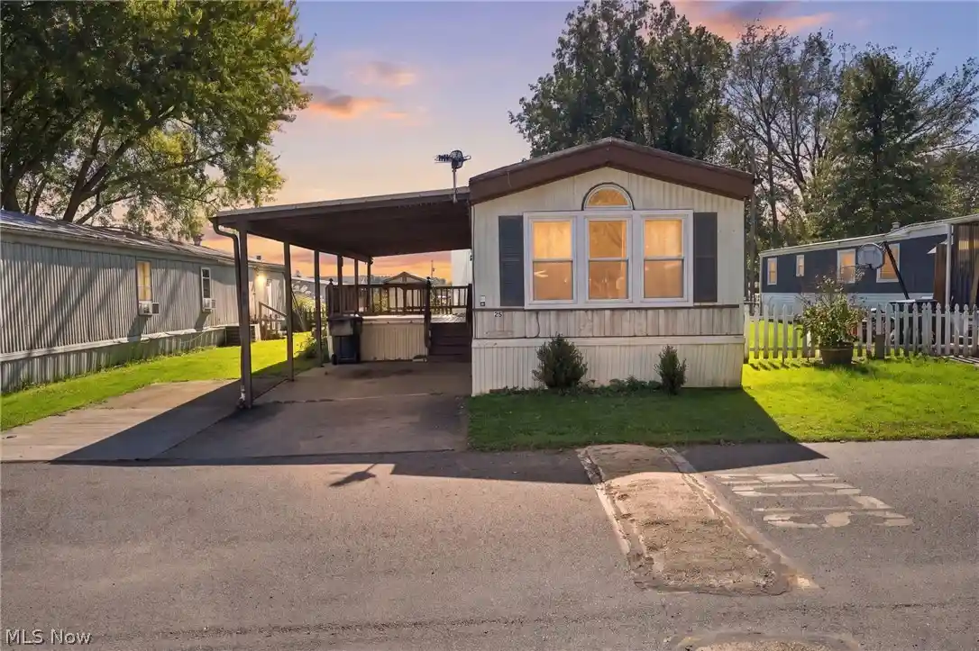 Single family home for sale at 23 Oakwood St, Beloit, OH 44609 | MLS# 5251624