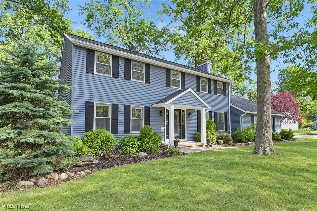 Photo 1 of Sale Pending at 32372 Orchard Park Dr, Avon Lake, OH 44012 | MLS# 5248433 | Listing updated on 2026-10-22