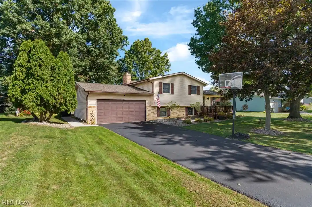 Photo 1 of Sale Pending at 1173 Desert St Ne, Uniontown, OH 44685 | MLS# 5251715 | Listing updated on 2026-10-14