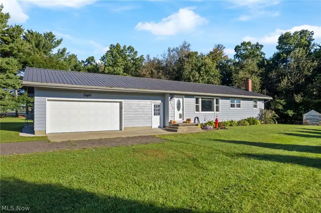 Single family home for sale at 8455 Columbus Rd, Shreve, OH 44676 | MLS# 5251389