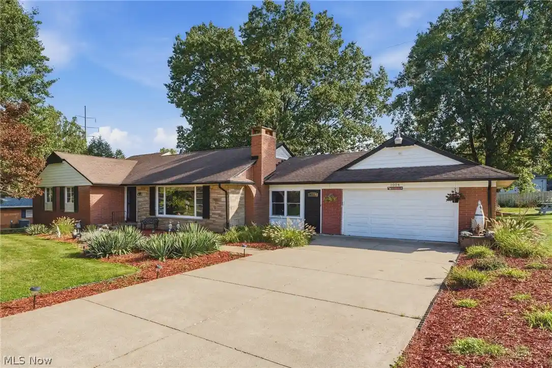 Single family home for sale at 1004 Eastwood St NE, Canton, OH 44714 | MLS# 5250943