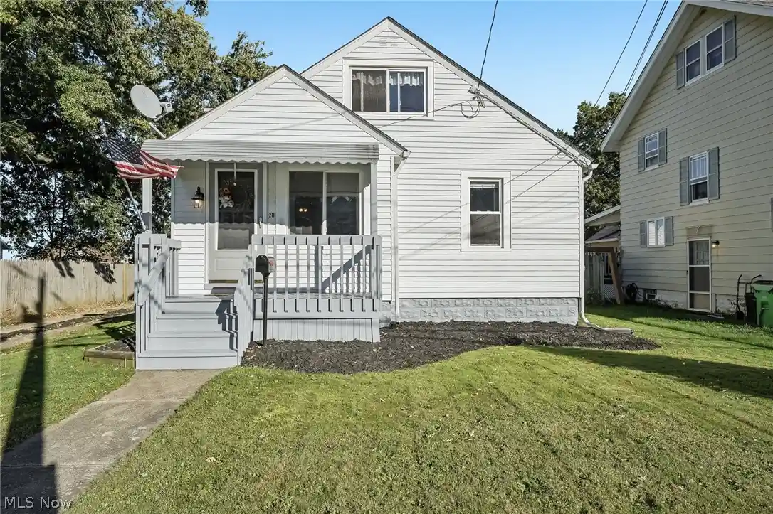 Photo 1 of Single family home for sale at 211 23rd Street Nw, Barberton, OH 44203 | MLS# 5249773 | Listing updated on 2026-10-28