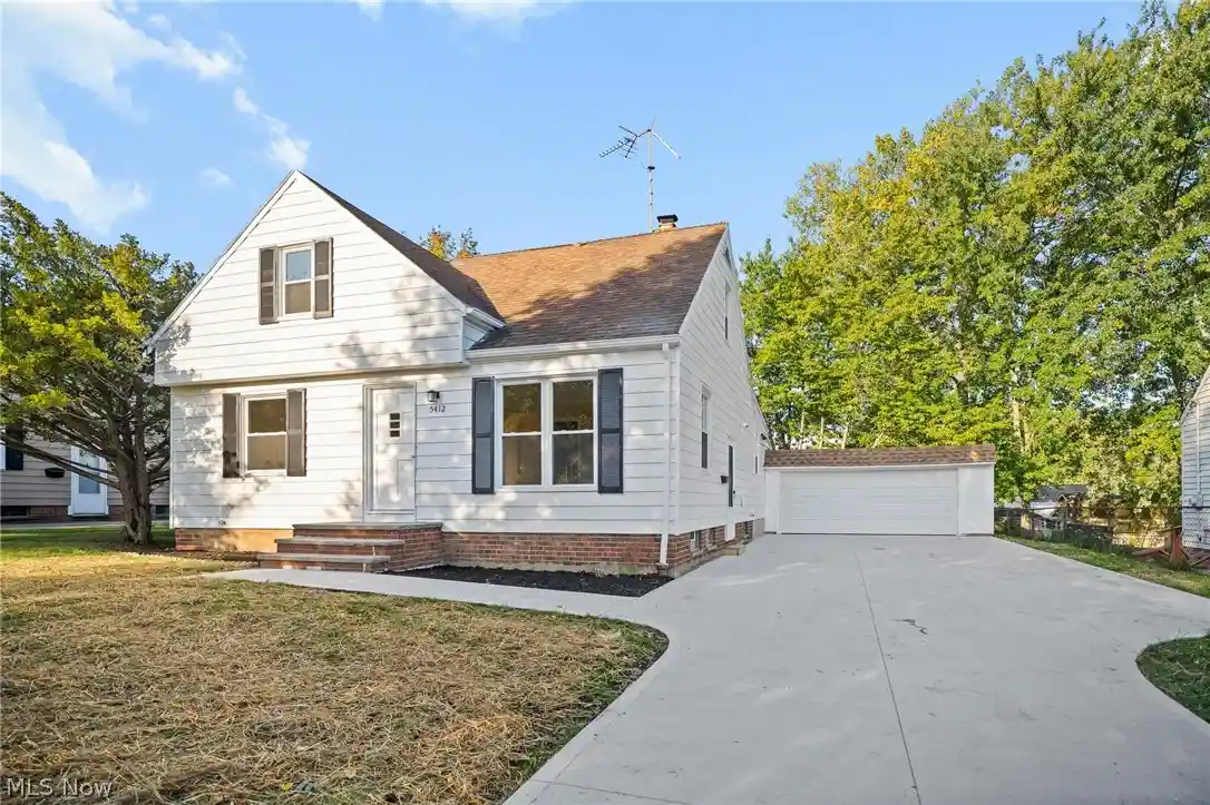 Photo 1 of Sale Pending at 5412 Nan Linn Dr, Willoughby, OH 44094 | MLS# 5250225 | Listing updated on 2026-10-10