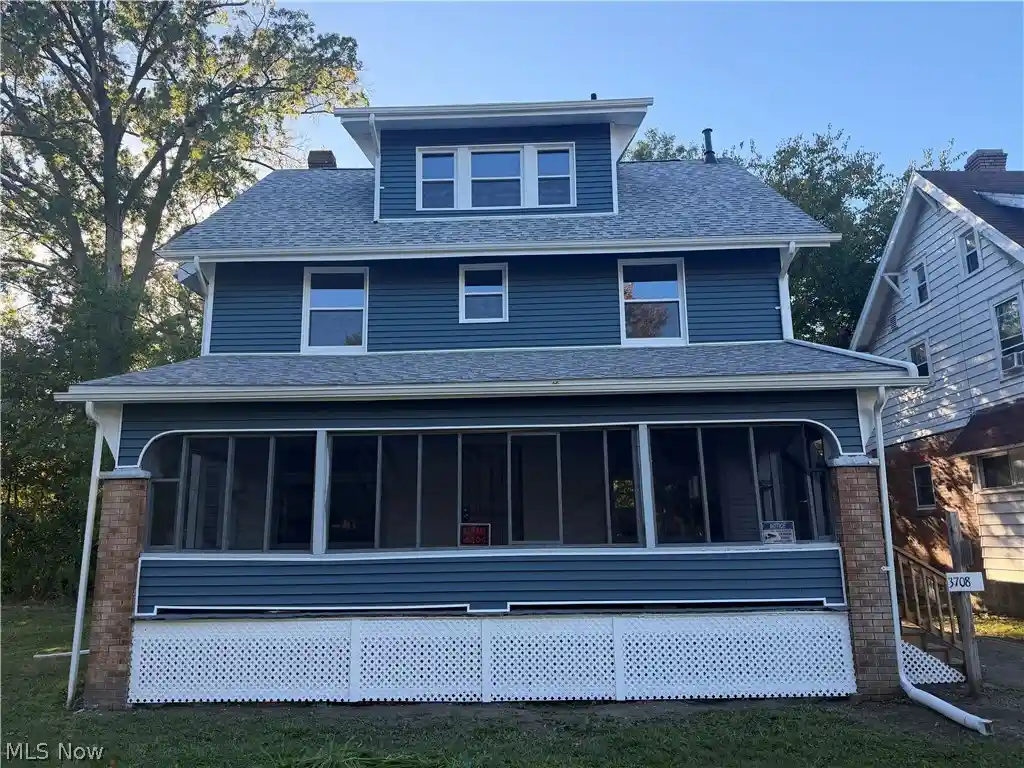 Photo 1 of Single family home for sale at 3708 Hillman St, Youngstown, OH 44507 | MLS# 5251808 | Listing updated on 2026-10-23