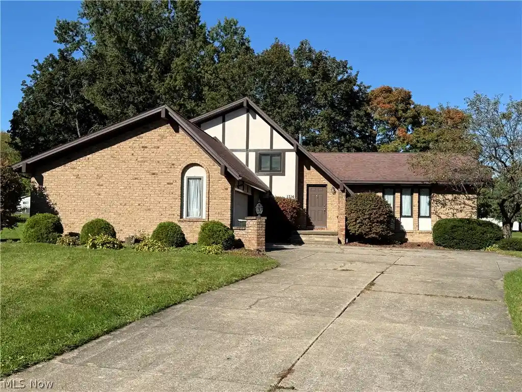 Photo 1 of Single family home for sale at 1314 Mere Ct, Youngstown, OH 44512 | MLS# 5251595 | Listing updated on 2026-10-09