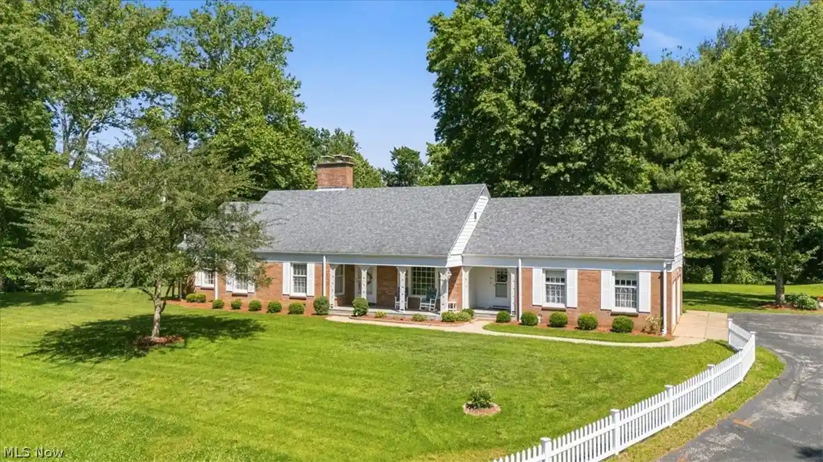 Photo 1 of Single family home for sale at 1100 46th Street, Vienna, WV 26105 | MLS# 5251986 | Listing updated on 2026-10-16