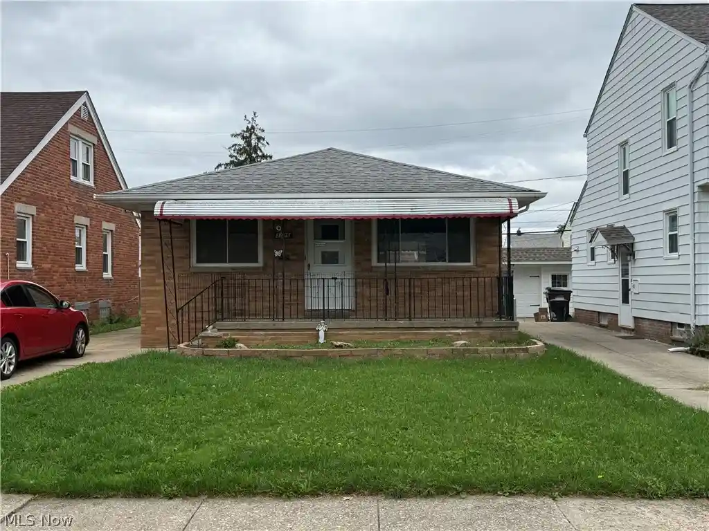 Photo 1 of Sale Pending at 3126 Parklane Dr, Cleveland, OH 44134 | MLS# 5251992 | Listing updated on 2026-10-13