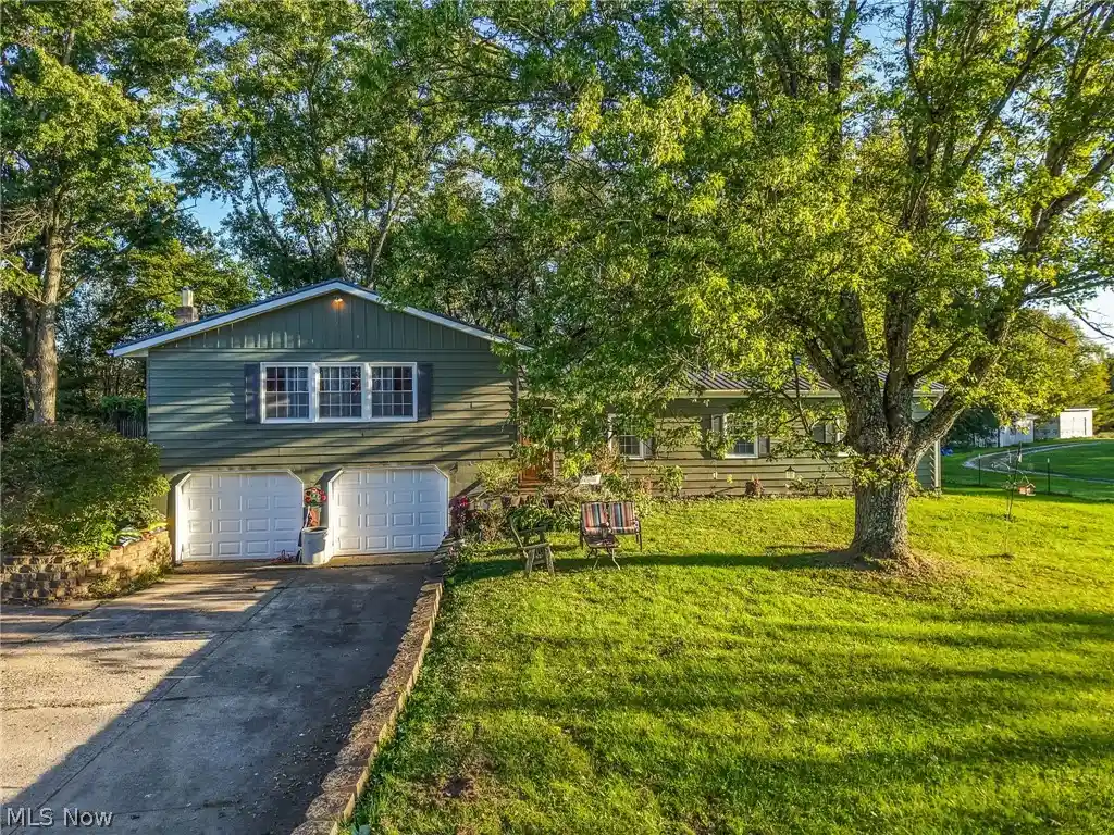 Photo 1 of Single family home for sale at 7370 Pinecrest Dr, Zanesville, OH 43701 | MLS# 5252033 | Listing updated on 2026-10-21