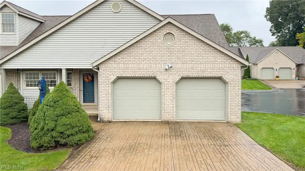 Condo for sale at 2850 Sherwood Ave NW, Massillon, OH 44646 | MLS# 5251930