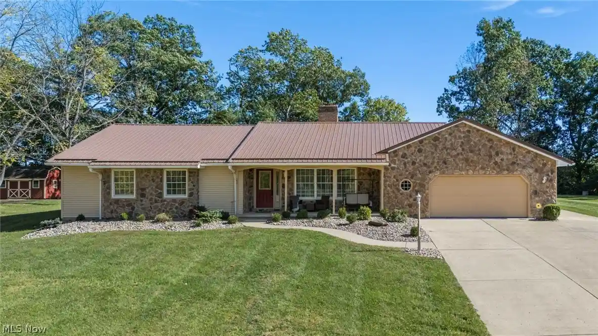 Photo 1 of Single family home for sale at 2574 E Newman St, Zanesville, OH 43701 | MLS# 5251526 | Listing updated on 2026-10-28