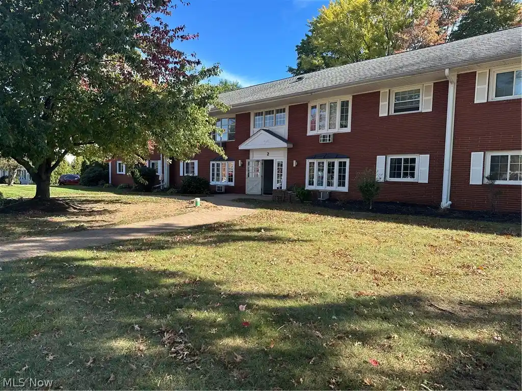 Photo 1 of Condo for sale at 2 Meadowlawn Dr #7, Mentor, OH 44060 | MLS# 5252102 | Listing updated on 2026-10-22