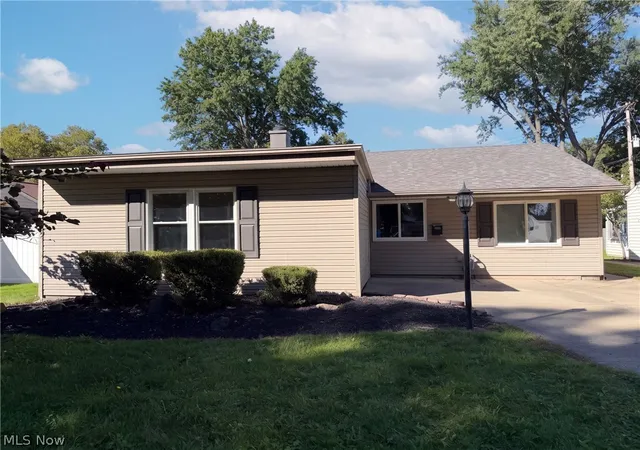Photo 1 of Single family home for sale at 9022 Manorford Dr, Cleveland, OH 44130 | MLS# 5252095 | Listing updated on 2026-10-30