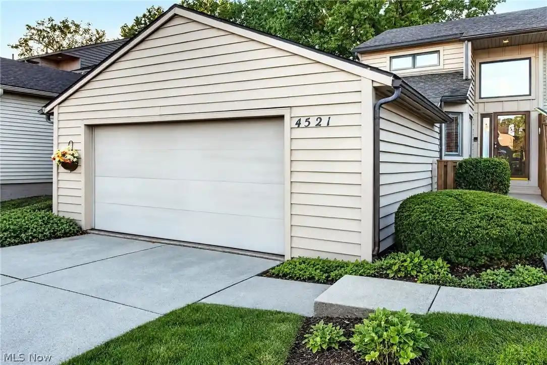 Photo 1 of Condo for sale at 4521 Oakhill Blvd, Lorain, OH 44053 | MLS# 5251927 | Listing updated on 2026-10-20