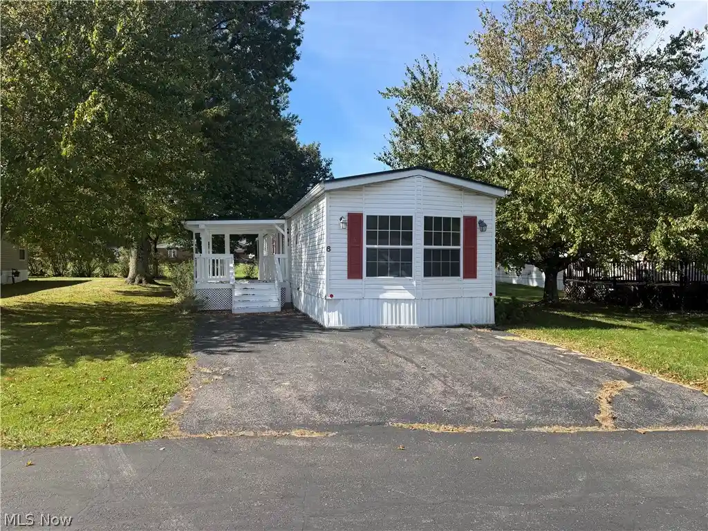 Single family home for sale at 6 Ledgewood Rd, Mansfield, OH 44905 | MLS# 5252129