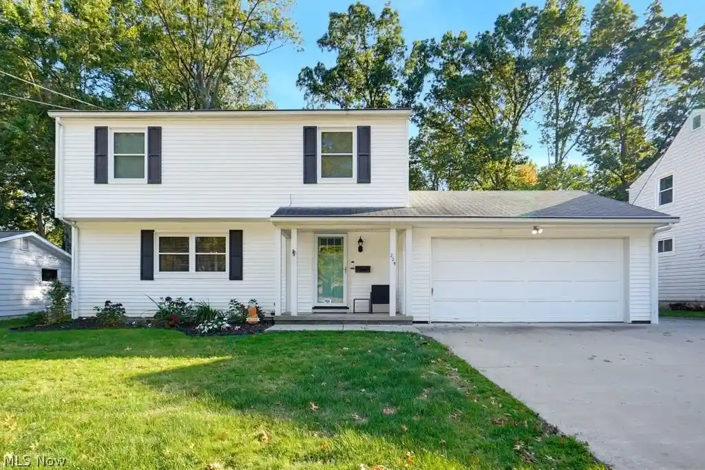 Photo 1 of Single family home for sale at 229 Pinehurst Rd, Munroe Falls, OH 44262 | MLS# 5251859 | Listing updated on 2026-10-28