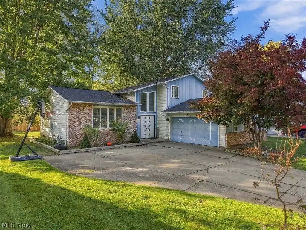 Photo 1 of Single family home for sale at 10060 Ridgewood Dr, Twinsburg, OH 44087 | MLS# 5251674 | Listing updated on 2026-10-30