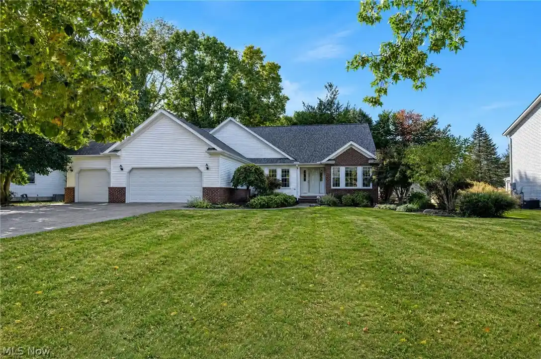 Photo 1 of Single family home for sale at 5432 Wixford Ln, Mentor, OH 44060 | MLS# 5250003 | Listing updated on 2026-10-17