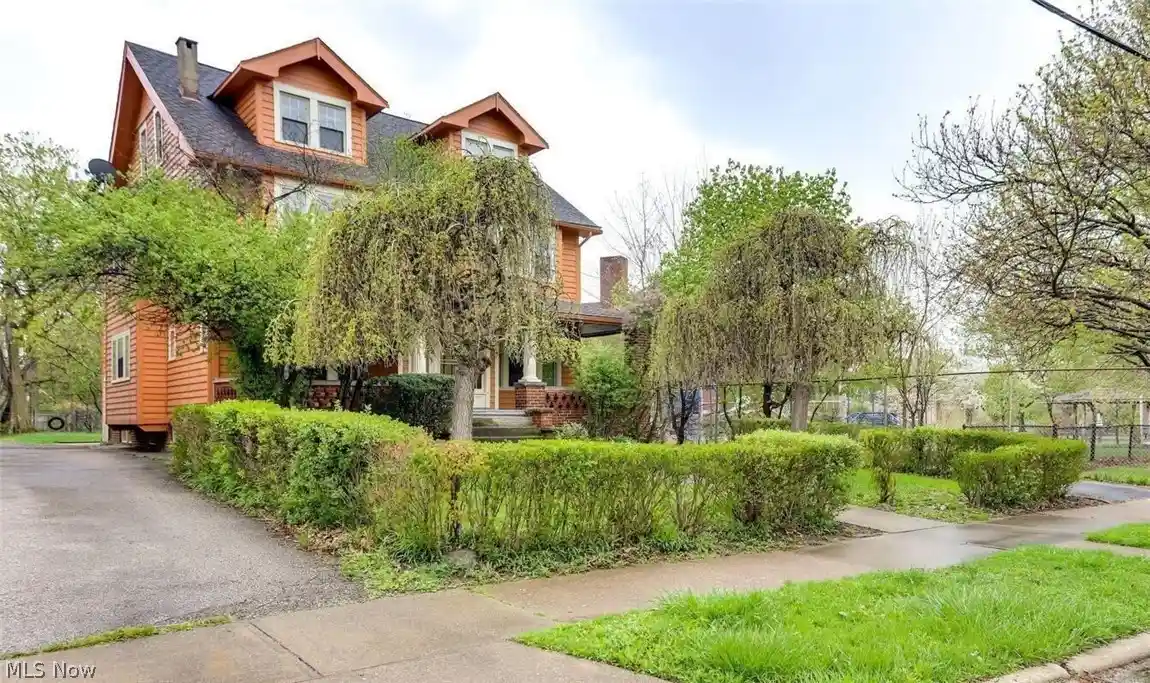 Multi family home for sale at 2580 Colchester Rd, Cleveland, OH 44106 | MLS# 5252188