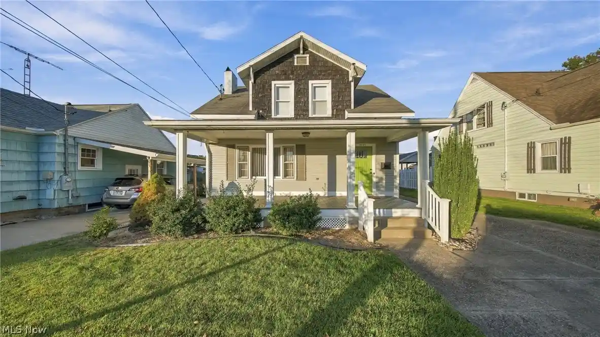 Photo 1 of Single family home for sale at 1107 Lakeview Dr, Parkersburg, WV 26104 | MLS# 5252115 | Listing updated on 2026-10-14