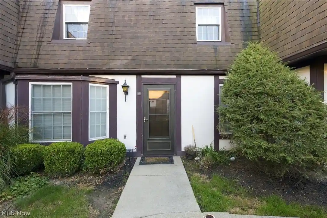 Photo 1 of Condo for sale at 1910 King James Pkwy #28, Westlake, OH 44145 | MLS# 5252173 | Listing updated on 2026-10-28