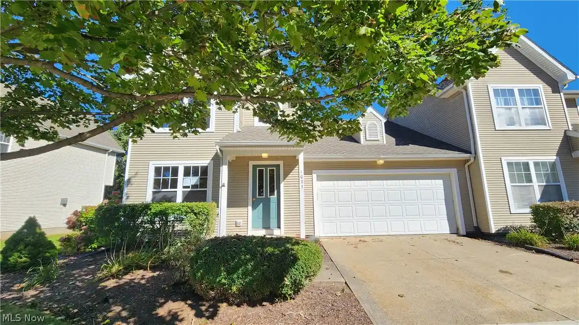 Listing Photo 1 - Condo for sale in 1033 Saint Michaels Wy located at 1033 Saint Michaels Wy, Madison, OH 44057 - Unit 1033 Saint Michaels Way