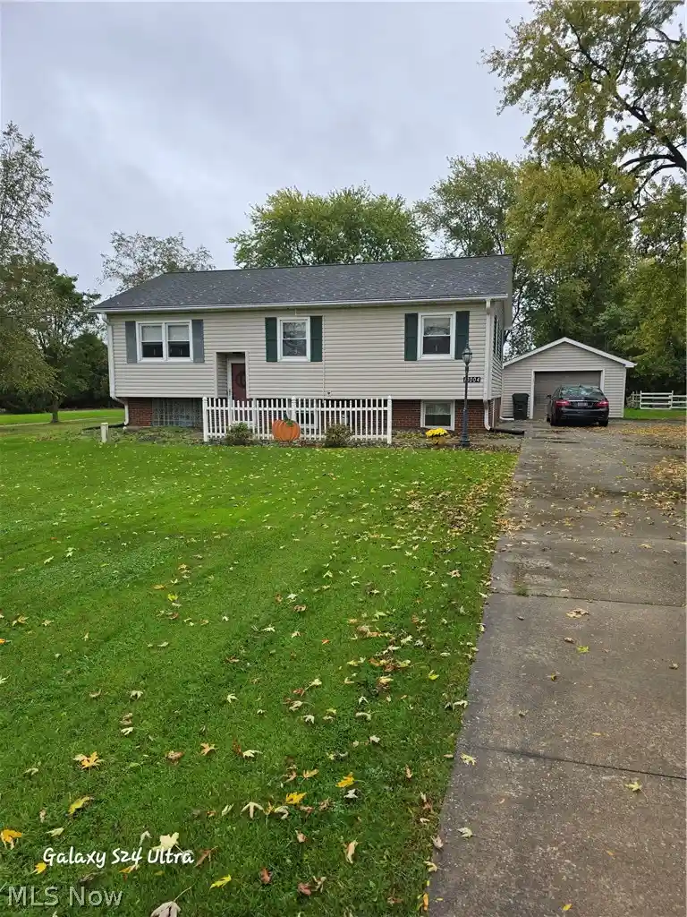 Single family home for sale at 10004 Mccallum Ave NE, Alliance, OH 44601 | MLS# 5252334