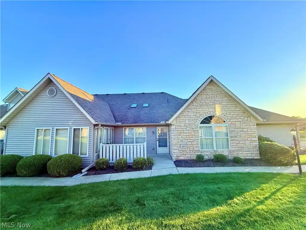 Photo 1 of Condo for sale at 1460 Laurenbrook Ln Ne, Massillon, OH 44646 | MLS# 5252287 | Listing updated on 2026-10-28