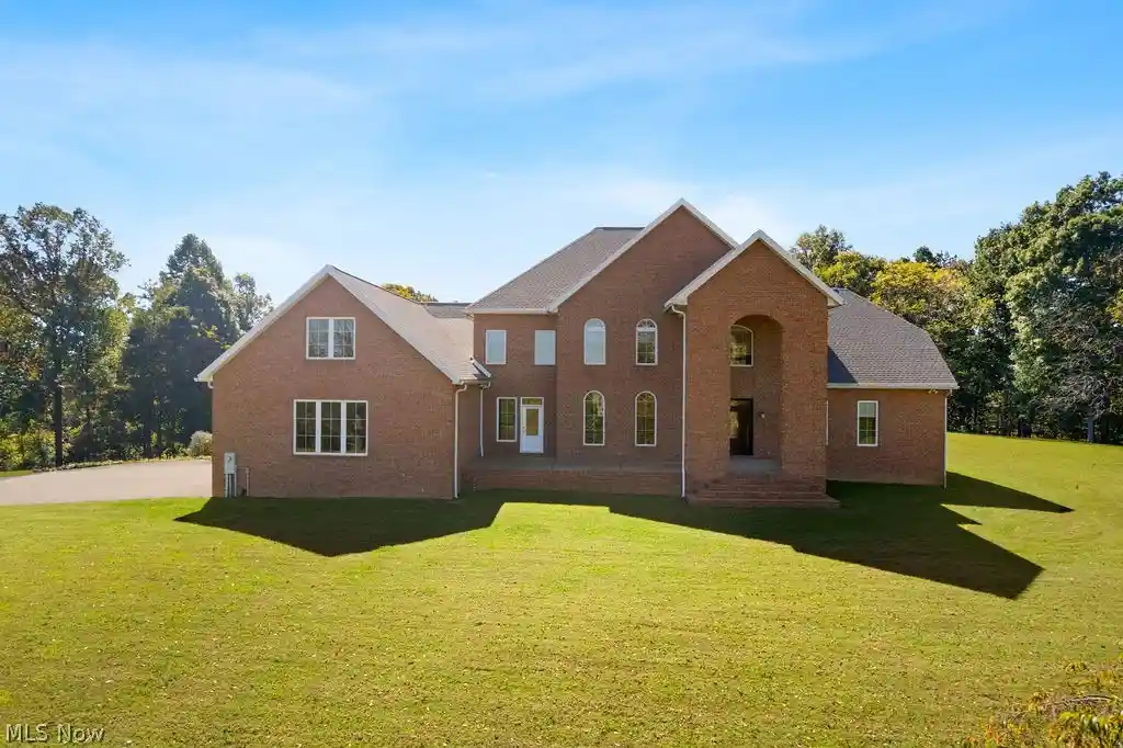 Photo 1 of Single family home for sale at 267 Grand C Hts, Mineral Wells, WV 26150 | MLS# 5250717 | Listing updated on 2026-10-12