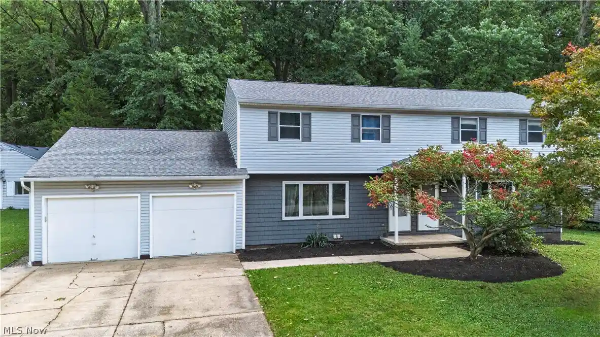 Photo 1 of Sale Pending at 3367 3371 Hiwood Ave, Stow, OH 44224 | MLS# 5246011 | Listing updated on 2026-10-20