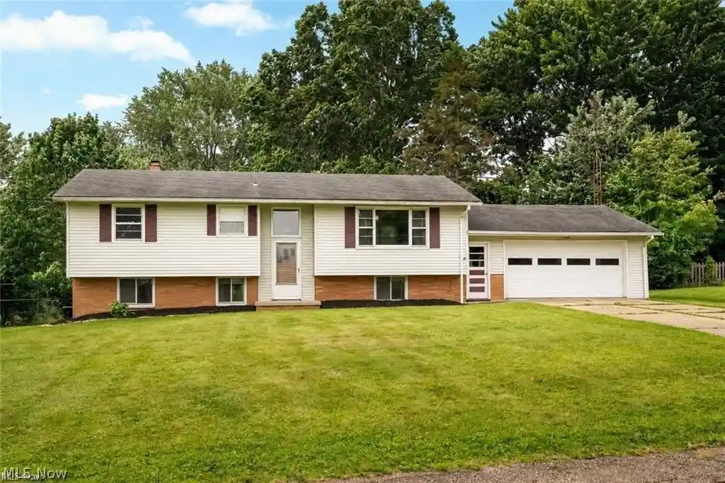 Photo 1 of Sale Pending at 1450 Lambert St, Alliance, OH 44601 | MLS# 5252139 | Listing updated on 2026-10-12