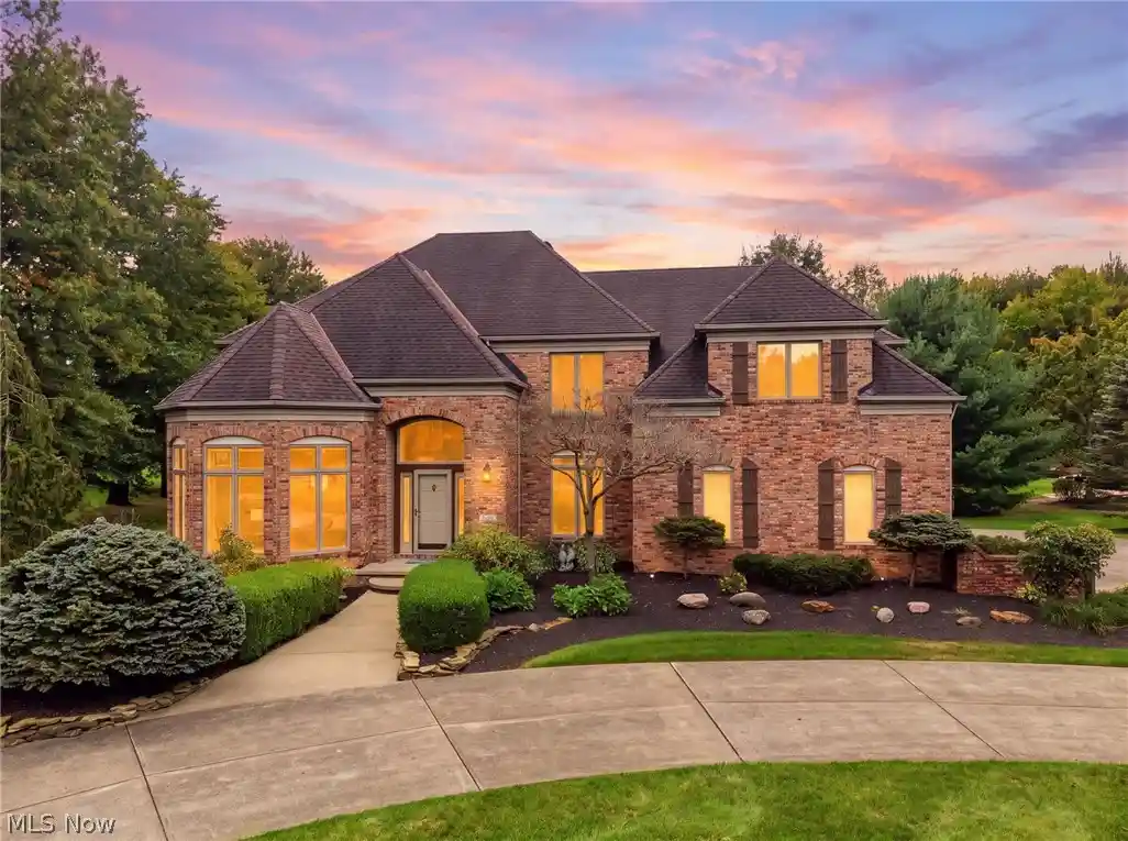 Single family home for sale at 38861 Arbor Ct, Grafton, OH 44044 | MLS# 5252509