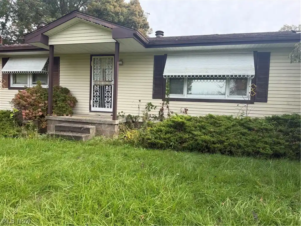Photo 1 of Sale Pending at 2876 State Route 225, Diamond, OH 44412 | MLS# 5252577 | Listing updated on 2026-10-21