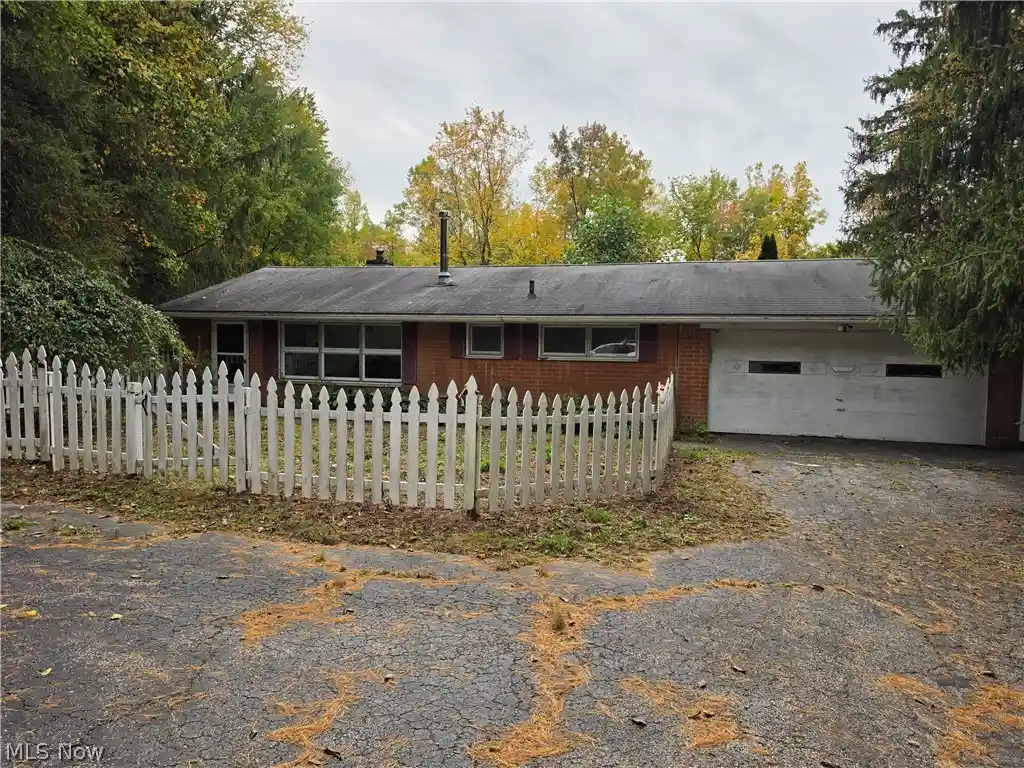 Photo 1 of Single family home for sale at 10057 Thwing Rd, Chardon, OH 44024 | MLS# 5252588 | Listing updated on 2026-10-13
