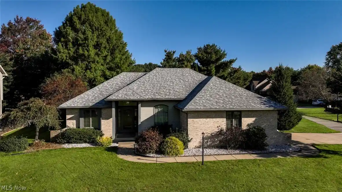 Photo 1 of Single family home for sale at 610 Chestnut Ln, Youngstown, OH 44512 | MLS# 5252622 | Listing updated on 2026-10-15