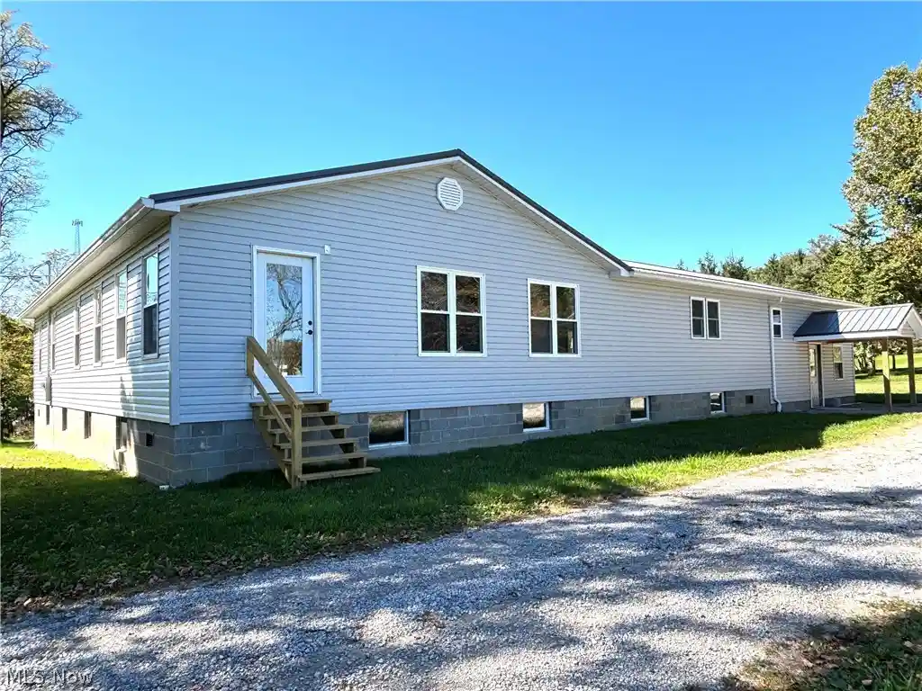 Photo 1 of Single family home for sale at 4585 Hawkins Rd, New Waterford, OH 44445 | MLS# 5251086 | Listing updated on 2026-10-13