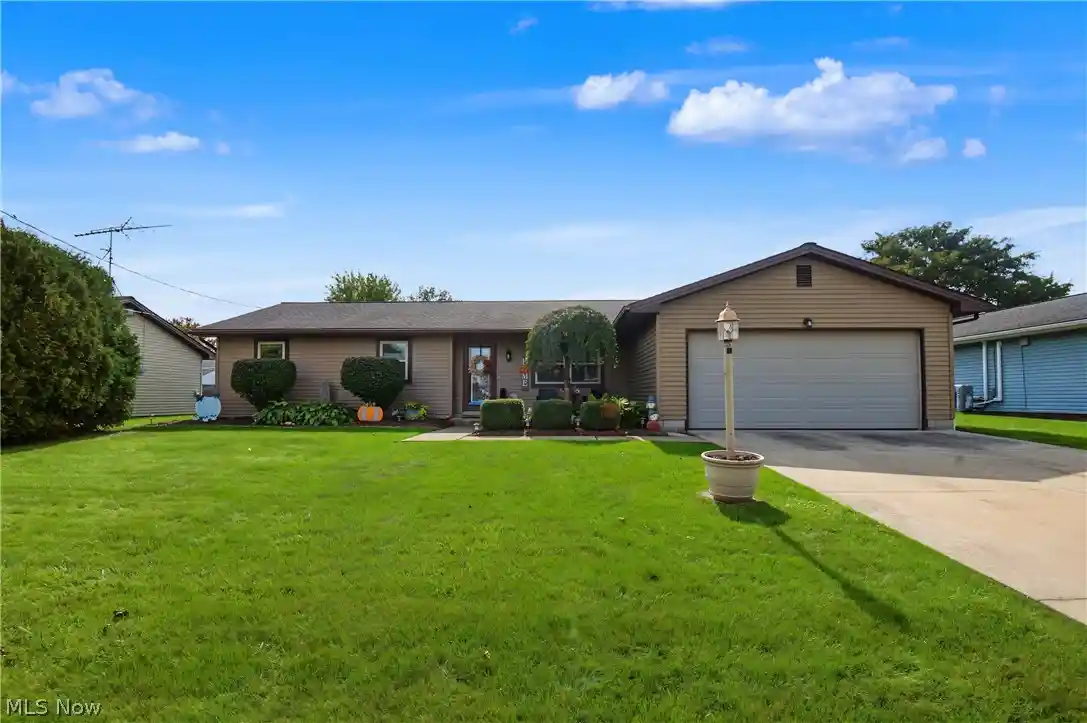 Photo 1 of Single family home for sale at 5589 London Dr, Youngstown, OH 44515 | MLS# 5252629 | Listing updated on 2026-10-22