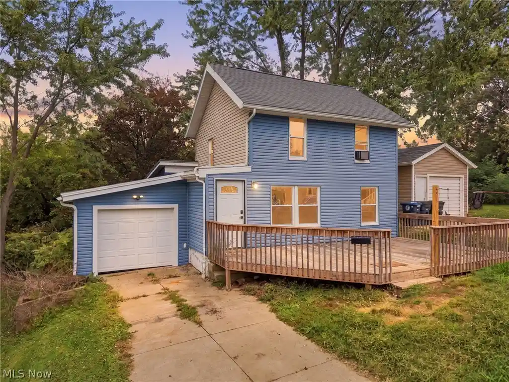 Photo 1 of Single family home for sale at 1833 Springfield Ctr Rd, Akron, OH 44312 | MLS# 5252741 | Listing updated on 2026-10-29