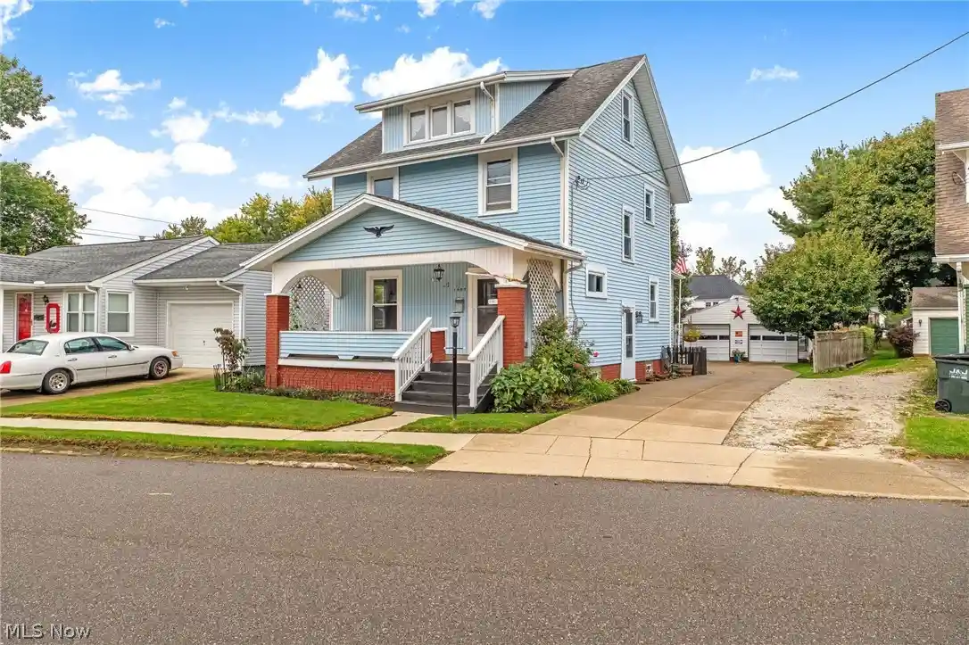 Photo 1 of Single family home for sale at 1007 E Gorgas St, Louisville, OH 44641 | MLS# 5252047 | Listing updated on 2026-10-15