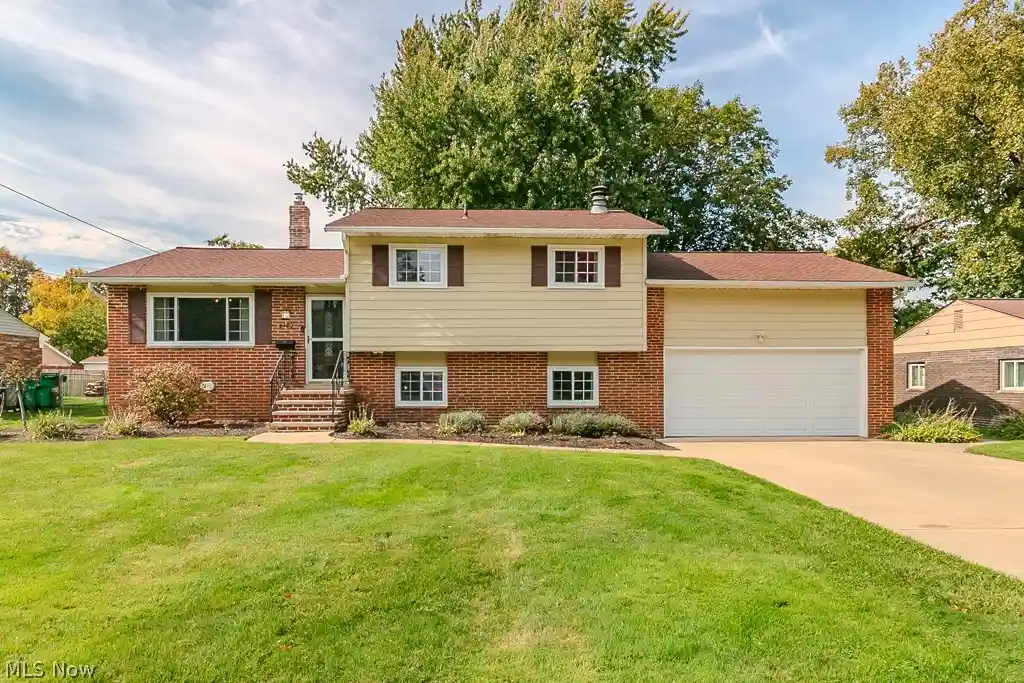 Photo 1 of Single family home for sale at 6180 Thunderbird Dr, Mentor, OH 44060 | MLS# 5252831 | Listing updated on 2026-10-26