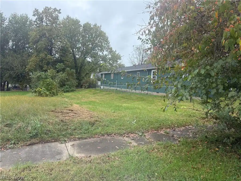 Photo 1 of Land for sale at 1004 Williams St, Parkersburg, WV 26101 | MLS# 5251815 | Listing updated on 2026-10-13
