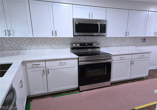 Listing Photo 5 - Condo for sale in building located at 6312 Forest Park Dr, North Ridgeville, OH 44039