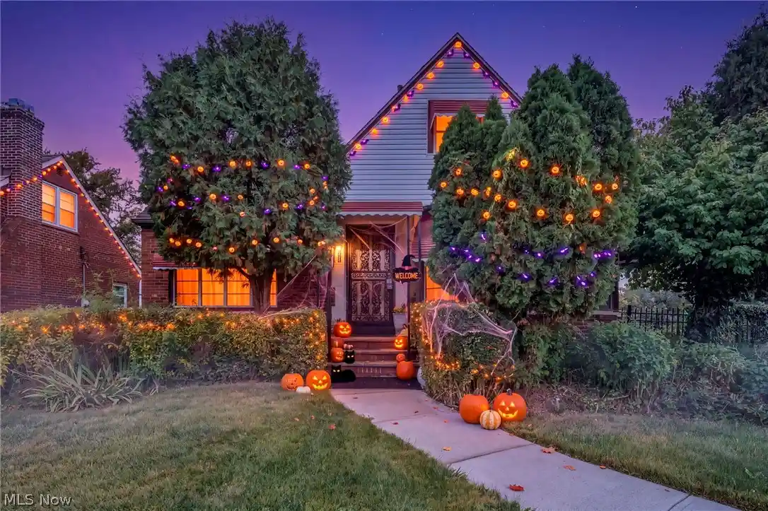 Photo 1 of Single family home for sale at 3981 Colony Rd, Cleveland, OH 44118 | MLS# 5252989 | Listing updated on 2026-10-14