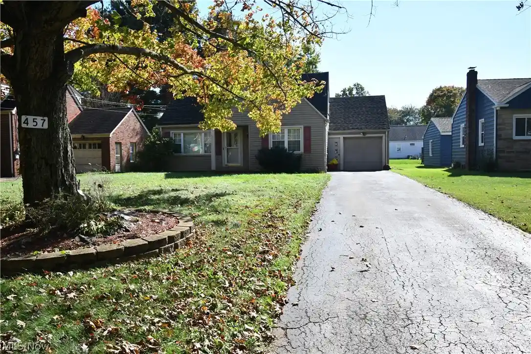 Photo 1 of Single family home for sale at 457 Orlo Ln, Youngstown, OH 44512 | MLS# 5252946 | Listing updated on 2026-10-27