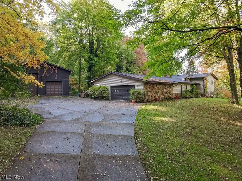 Photo 1 of Single family home for sale at 2878 Sunnybrook Rd, Mogadore, OH 44260 | MLS# 5253015 | Listing updated on 2026-10-14