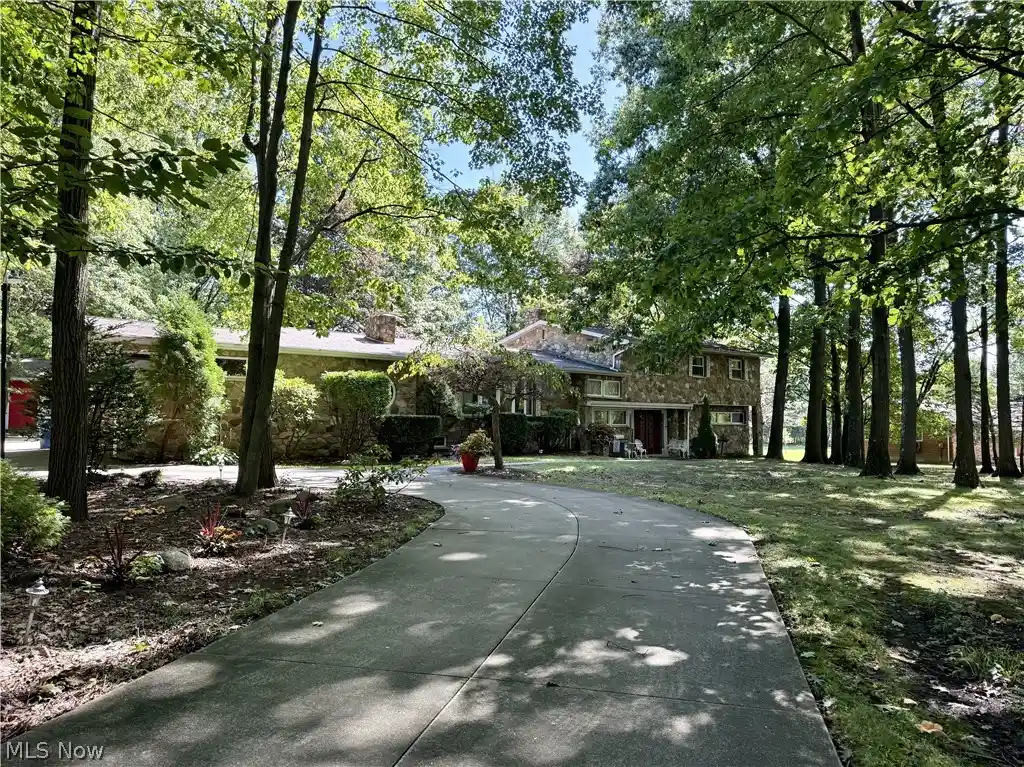 Photo 1 of Single family home for sale at 2717 Niles Vienna Rd, Niles, OH 44446 | MLS# 5240960 | Listing updated on 2026-10-15