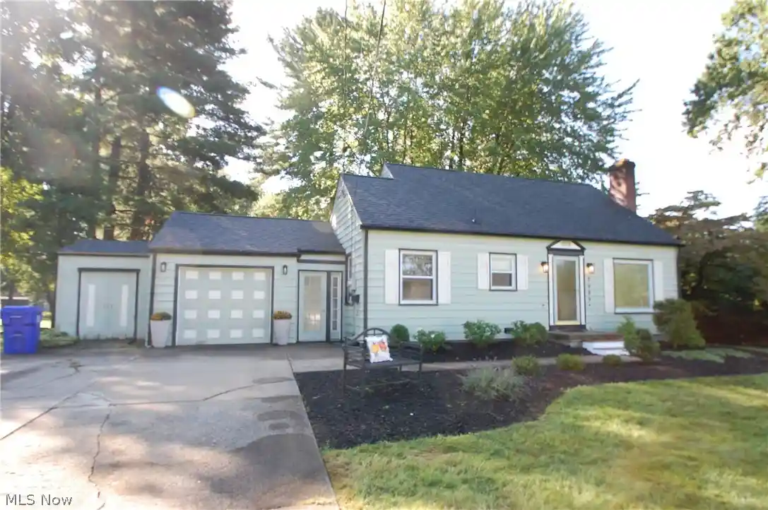 Photo 1 of Single family home for sale at 2989 Howell Dr, Youngstown, OH 44514 | MLS# 5253110 | Listing updated on 2026-10-19